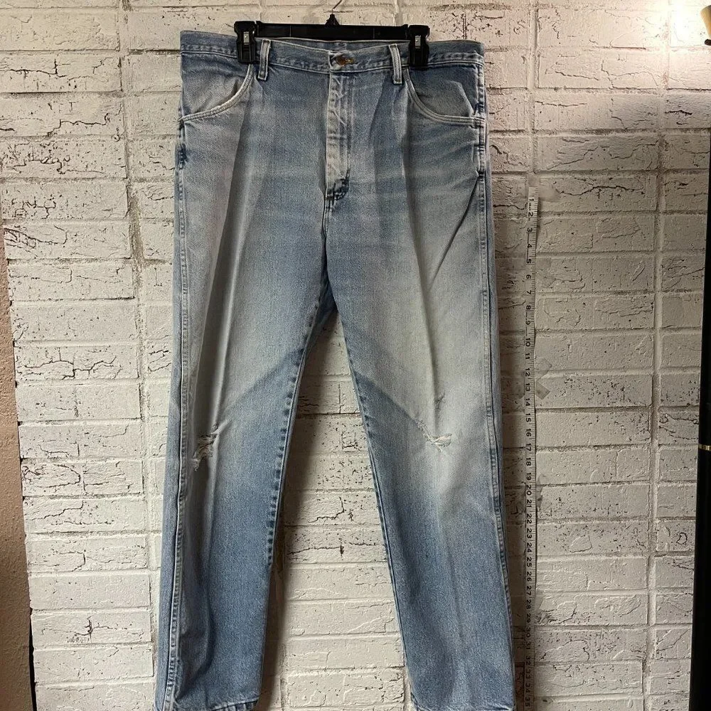 VINTAGE RUSTLER DISTRESSED FADED LIGHT BLUE DENIM JEANS  38x32 - Picture 2 of 11